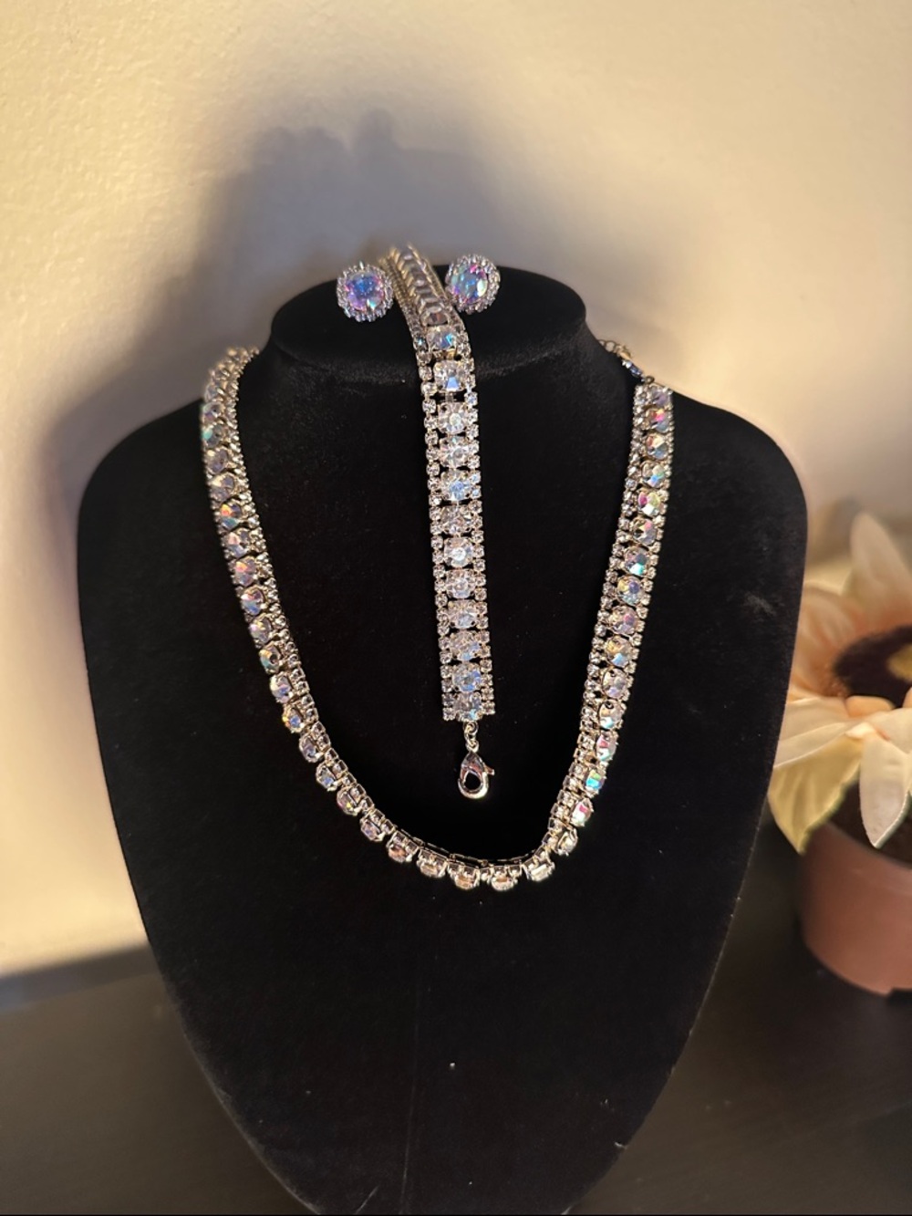 Plated gold Necklace, Bracelet & Earrings Set - Iridescent
